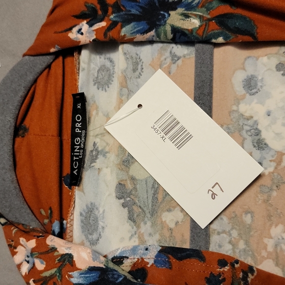 Floral Cover up 🌸🌺 - Picture 4 of 7